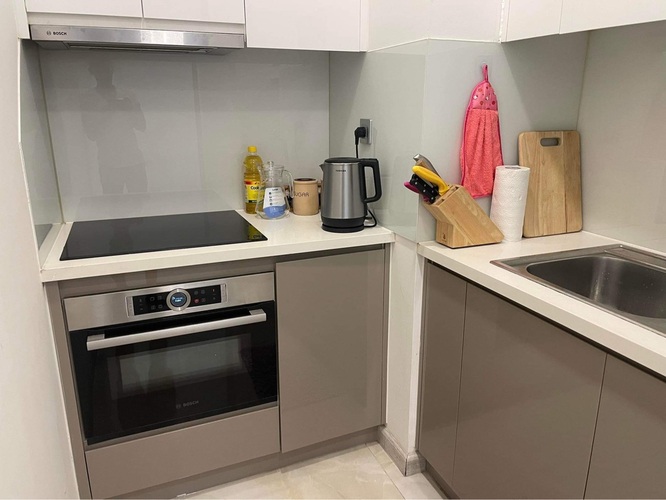 Căn hộ Vinhomes Golden River, Quận 1 Căn hộ Vinhomes Golden River tầng 13 có 1 phòng ngủ, nội thất cơ bản.