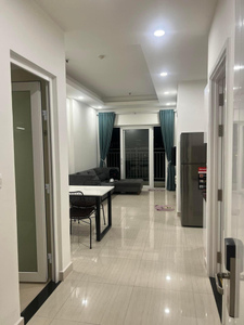 Căn hộ Moonlight Boulevard tầng 4 có 2 phòng ngủ, nội thất cơ bản.