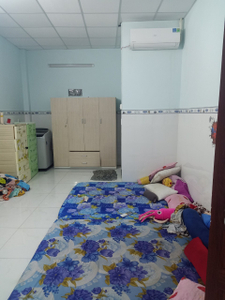 Nhà phố Quận Bình Tân Nhà phố có cửa hướng Đông Nam mát mẻ, diện tích 69.3m2 rộng thoáng.