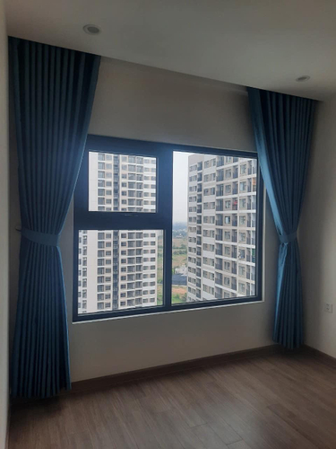 Căn hộ Vinhomes Grand Park, Quận 9 Căn hộ Vinhomes Grand Park tầng 16 thiết kế hiện đại, đã làm sẵn bếp và rèm.