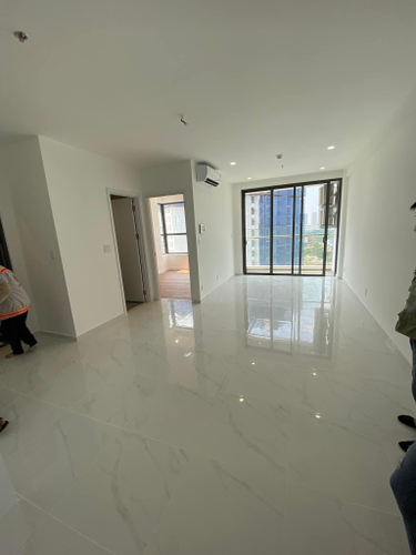 Căn hộ D'Lusso, Quận 2 Căn hộ D'Lusso tầng cao view đón gió mát, bàn giao nội thất cơ bản.