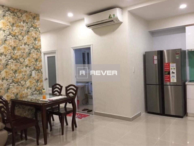 Căn hộ Oriental Plaza có 2 phòng ngủ, nội thất cơ bản.