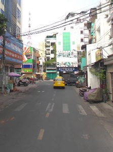 Nhà phố Quận 5 Nhà hẻm xe hơi đường Nguyễn Văn Cừ diện tích 21.3m2, cửa hướng Tây Bắc.