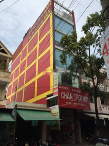 Văn phòng đường Thạch Lam có thang máy, bàn giao cho thuê không nội thất