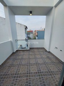Nhà phố Quận Tân Bình Nhà có cửa hướng Đông bắc mát mẻ, diện tích 3m x 11.2m có sổ hồng.