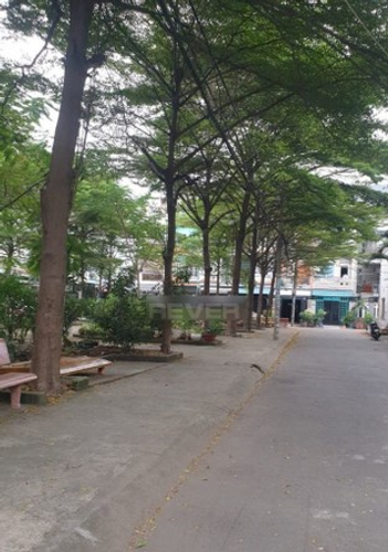 Nhà phố Quận Tân Phú Nhà thiết kế 1 trệt và 2.5 tấm đúc kiên cố, khu vực đầy đủ tiện ích.