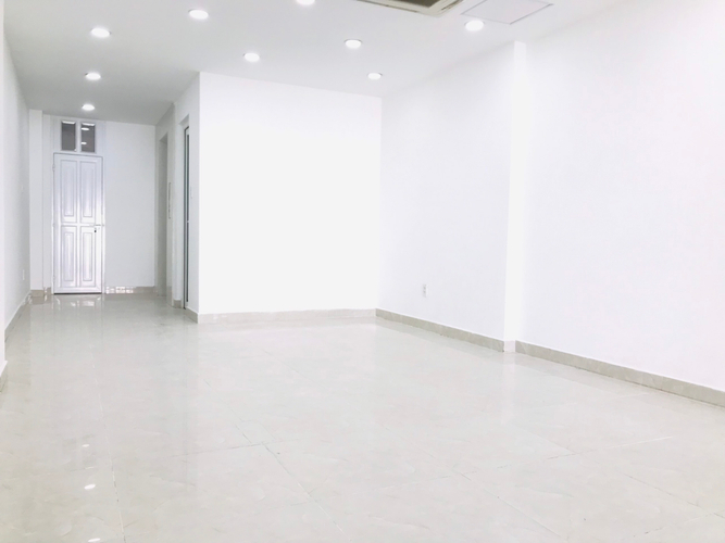  Mặt bằng kinh doanh diện tích 70m2, khu vực kinh doanh buôn bán sầm uất.