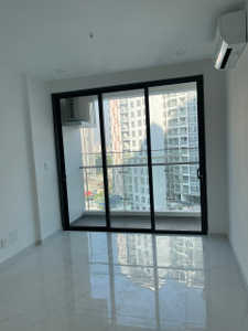  Căn hộ D'Lusso hướng ban công tây nam nội thất cơ bản diện tích 79.1m²