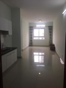 Căn hộ Topaz Garden tầng 4 có 2 phòng ngủ, không có nội thất.