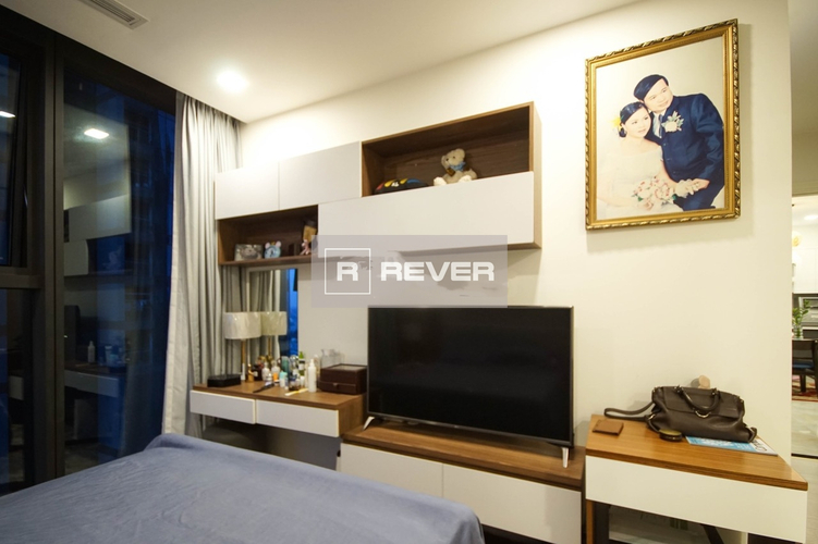 Căn hộ Vinhomes Golden River, Quận 1 Office-Tel Vinhomes Golden River diện tích 78.2m2, đầy đủ nội thất.