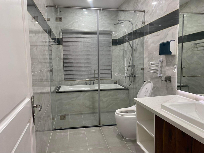 Penthouse Vinhomes Central Park, Quận Bình Thạnh Penthouse Vinhomes Central Park diện tích 206m2, đầy đủ nội thất.