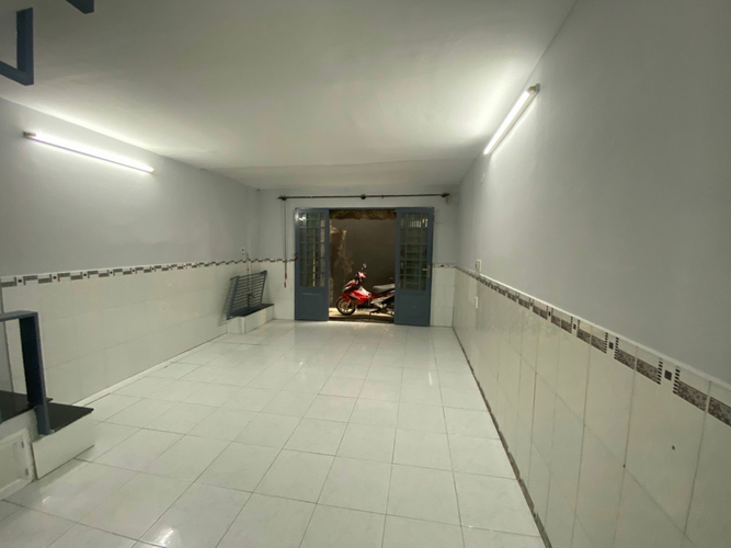 Nhà phố Huyện Nhà Bè Nhà phố thiết kế 1 trệt, 1 lầu cửa hướng Đông Bắc, tiện ích đầy đủ.