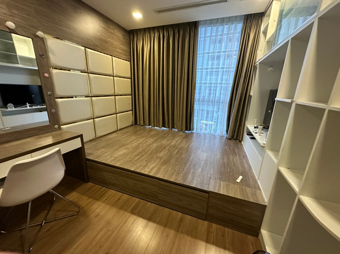  Căn hộ Vinhomes Central Park hướng ban công đông đầy đủ nội thất diện tích 134.3m².