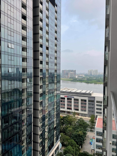 Căn hộ Vinhomes Golden River, Quận 1 Căn hộ Vinhomes Golden River tầng 13 có 1 phòng ngủ, nội thất cơ bản.