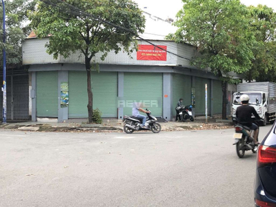 Mặt bằng kinh doanh Quận Bình Tân Mặt bằng kinh doanh có 2 mặt tiền thoáng mát, diện tích 147m2 vuông đẹp.