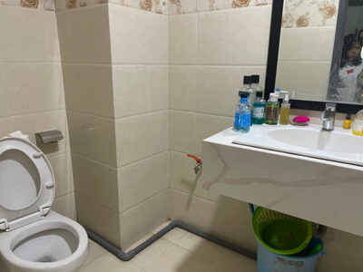 toilet Nhà Phố Nhà phố diện tích 208m2 không gian thoáng đãng, khu vực an ninh và yên tĩnh.