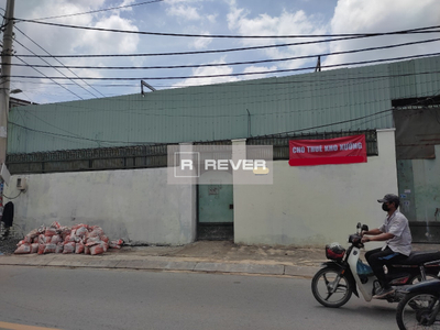  Nhà xưởng kho bãi diện tích 600m2, khu vực dân cư an ninh và yên tĩnh.