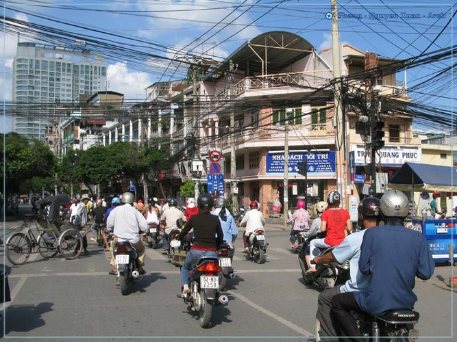 Nhà phố đường Nguyễn Trãi quận 5 Nhà phố đường Nguyễn Trãi 1 trệt 3 lầu và sân thượng,  bàn giao không nội thất.
