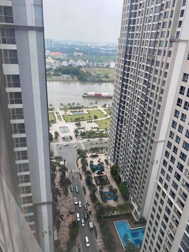 Căn hộ Vinhomes Central Park, Quận Bình Thạnh Căn hộ cao cấp Vinhomes Central Park tầng 25, bàn giao nội thất cơ bản.