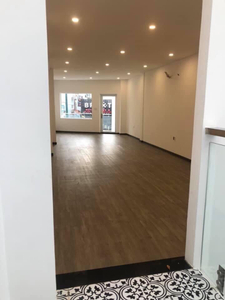 Nhà phố Quận Tân Bình Nhà có 2 mặt tiền, mặt tiền đường Bạch Đằng và mặt tiền sau là hẻm rất sầm uất.