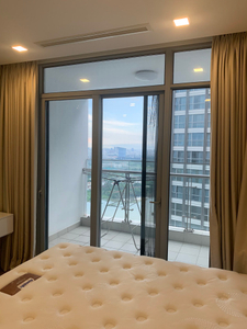 Căn hộ Vinhomes Central Park, Quận Bình Thạnh Căn hộ Vinhomes Central Park tầng 29 có 4 phòng ngủ, nội thất cơ bản.