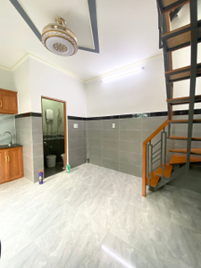 Nhà phố Quận Gò Vấp Nhà phố thiết kế 1 trệt, 2 lầu kiên cố, ngay trường ĐH Công Nghiệp.