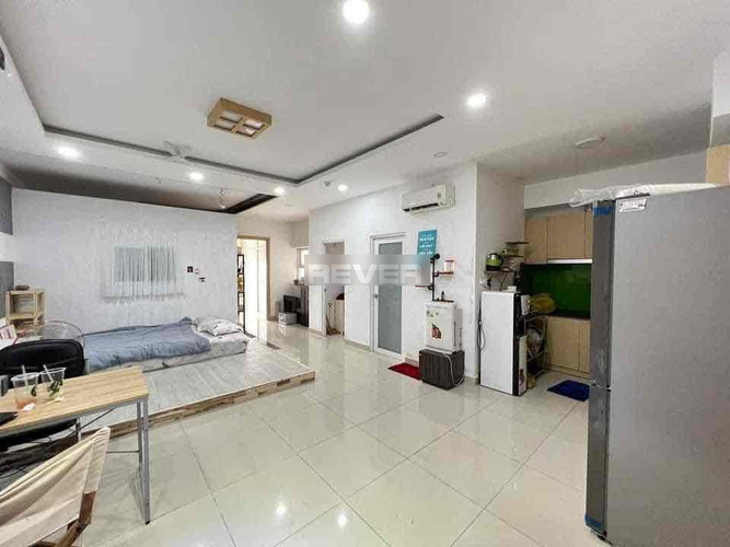 Căn hộ Oriental Plaza, Quận Tân Phú Căn hộ Oriental Plaza tầng 9 thiết kế hiện đại, nội thất cơ bản.