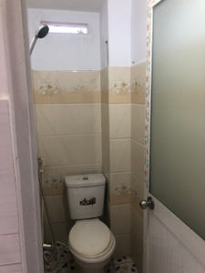 Nhà phố Quận Tân Phú Nhà phố đường Âu Cơ sầm uất, thiết kế 1 trệt, 1 lửng và 1 lầu chắc chắn.