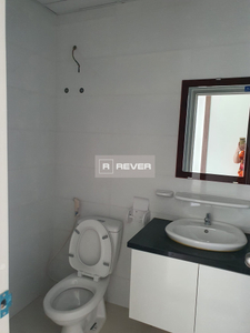 toilet căn hộ Topaz Elite  Căn hộ Topaz Elite không có nội thất, ban công thoáng gió