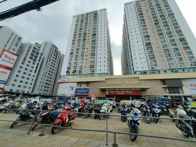 Căn hộ Oriental Plaza, Quận Tân Phú Căn hộ Oriental Plaza tầng 9 thiết kế hiện đại, nội thất cơ bản.