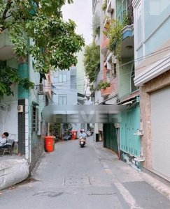 Nhà phố Quận Phú Nhuận Nhà hẻm đường Phan Đình Phùng, diện tích 36.8m2 nở hậu.