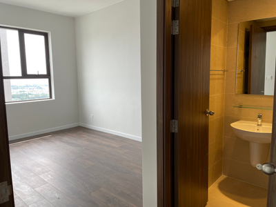 Căn hộ Opal Boulevard, Huyện Dĩ An Căn hộ Opal Boulevard tầng 30, bàn giao nội thất cơ bản.