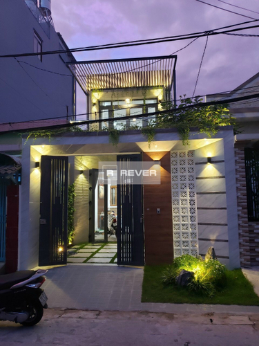  Nhà phố đường Nguyễn Ánh Thủ thiết kế 2 tầng đúc kiên cố.