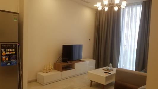 Căn hộ Vinhomes Golden River, Quận 1 Căn hộ Vinhomes Golden River tầng 22 có 1 phòng ngủ, đầy đủ nội thất.