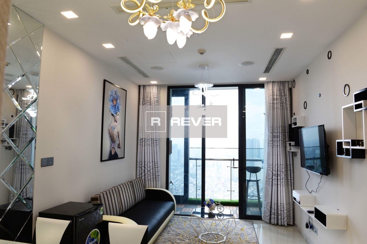  Officetel Vinhomes Golden River tầng cao mát mẻ, đầy đủ nội thất.