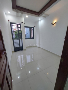 Nhà phố Quận Tân Bình Nhà có cửa hướng Đông bắc mát mẻ, diện tích 3m x 11.2m có sổ hồng.