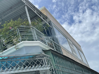 Nhà phố Quận 12 Nhà phố thiết kế 1 trệt, 1 lầu diện tích 69m2, nội thất cơ bản.