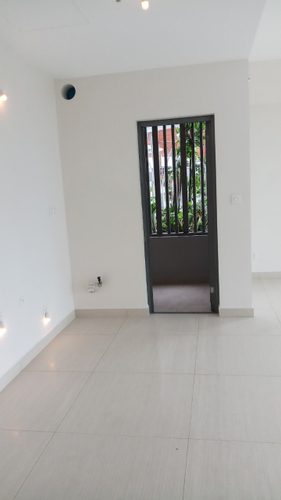  Căn hộ Urban Hill hướng ban công bắc không có nội thất diện tích 76.58m².