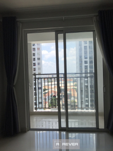 Căn hộ RichStar nội thất cơ bản, view thoáng mát. 