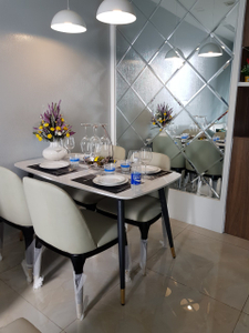 Officetel Vinhomes Golden RIver, Quận 1 Office-Tel Vinhomes Golden River tầng 38, bàn giao đầy đủ nội thất.