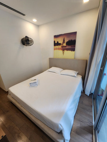 z4509955849045_13e59f0ca7681cb2b3d8651d85d22d19.jpg Căn hộ Vinhomes Central Park hướng ban công đông bắc đầy đủ nội thất diện tích 100m²