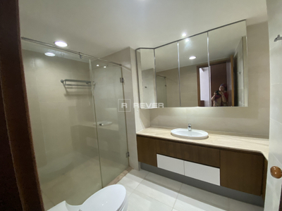  Cho thuê căn hộ 3PN tại Saigon Pearl hướng Bắc, diện tích 135m2