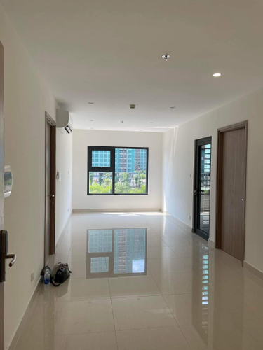  Căn hộ Vinhomes Grand Park hướng ban công đông nam nội thất cơ bản diện tích 69m²