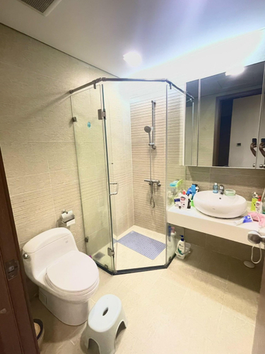 Căn hộ Vinhomes Central Park, Quận Bình Thạnh Căn hộ cao cấp Vinhomes Central Park tầng 34, đầy đủ nội thất sang trọng.