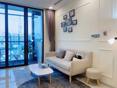  Căn hộ Vinhomes Golden River hướng ban công đông bắc đầy đủ nội thất diện tích 47m²