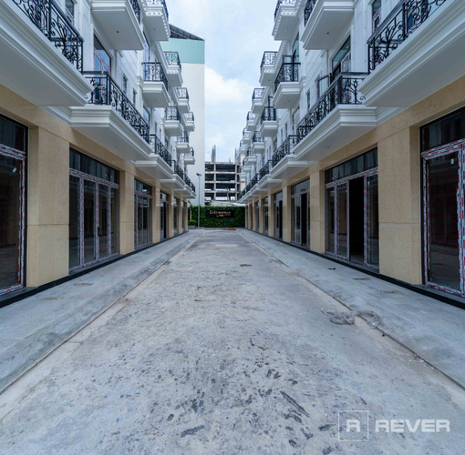 Nhà phố Quận Tân Phú Căn hộ Ruby Boutique Residence diện tích 64.9m2, đường xe hơi 7 chổ.