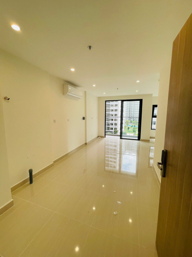  Căn hộ Vinhomes Grand Park hướng ban công tây nam không có nội thất diện tích 69.2m²