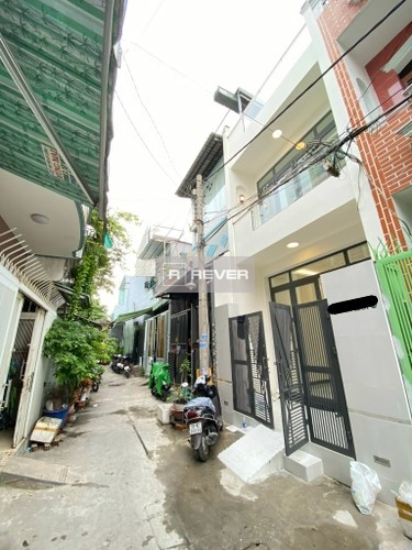 Nhà phố Quận Tân Phú Nhà phố đường Tô Hiệu diện tích 48m2, có nội thất cơ bản.