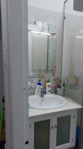 Nhà phố Quận Thủ Đức Nhà phố có cửa hướng Đông mát mẻ, diện tích 54m2.