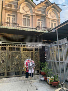 Nhà phố Quận 12 Nhà phố thiết kế 1 trệt, 1 lầu diện tích đất 64m2, cửa hướng Nam mát mẻ.